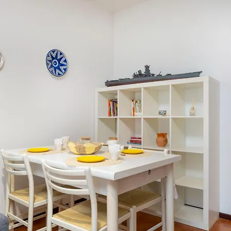 Apartment Guesthost - Cozy With Terrace In *
